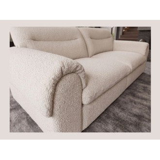 Zoom sur l'accoudoir du canapé 3 places MELLOW beige