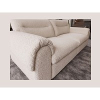 Zoom sur l'accoudoir du canapé 3 places MELLOW beige