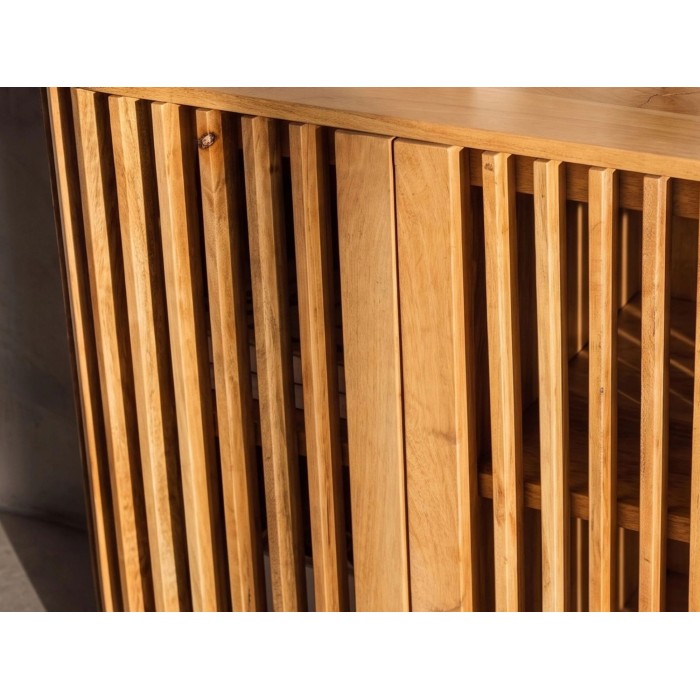 Zoom sur la façade du buffet RITMO