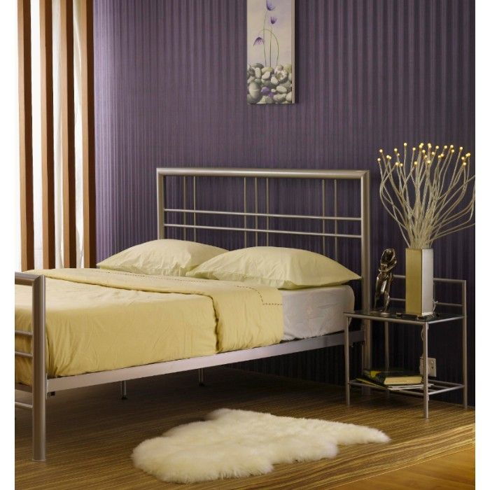 Lit PAXOS 160x200 cm en métal coloris gris argenté avec sommier.