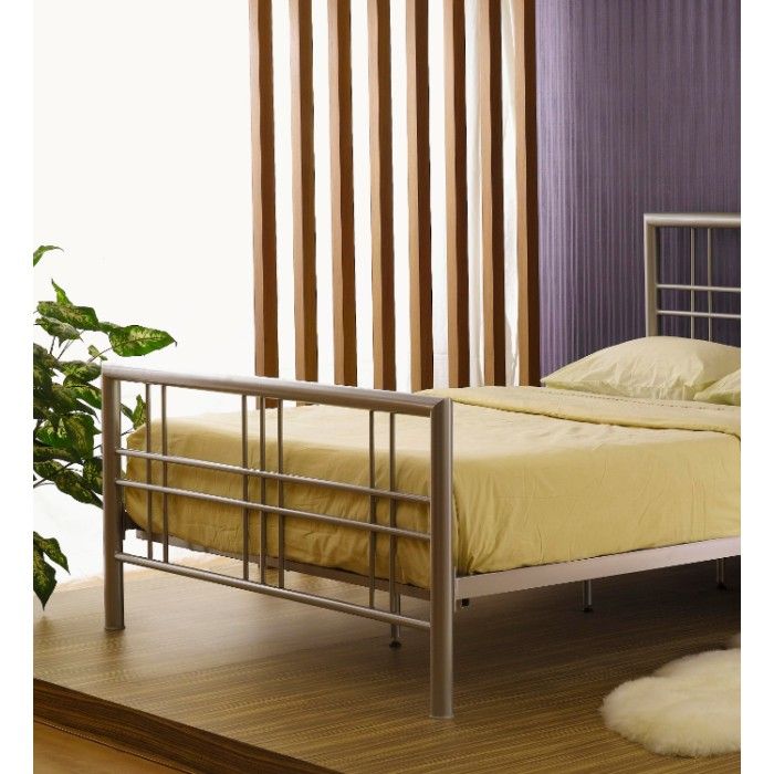 Lit PAXOS 160x200 cm en métal coloris gris argenté avec sommier.