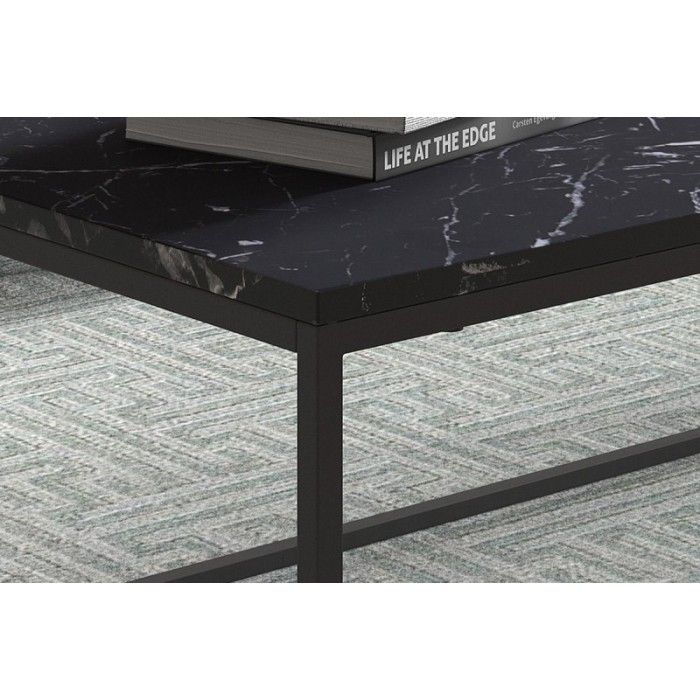 Table basse collection OREGON. Meuble style industriel effet marbre noir.