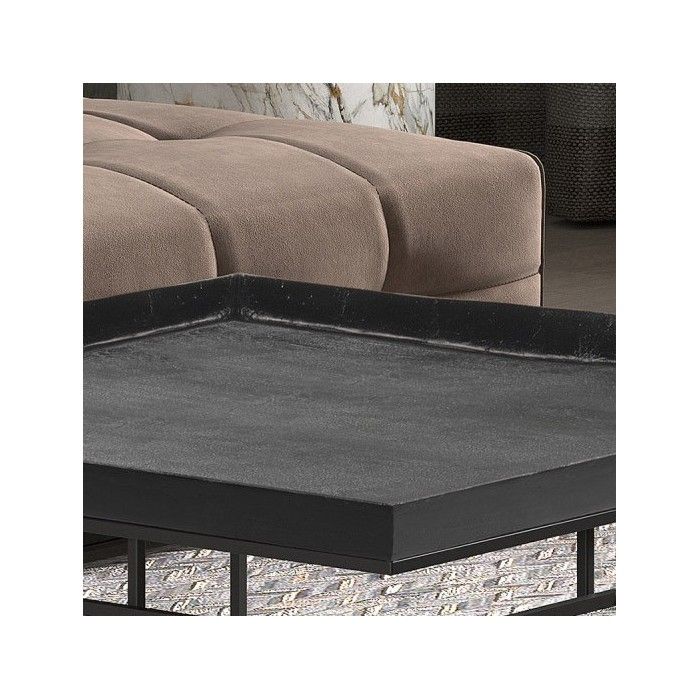 Table basse carrée en métal style industriel collection MILLER. Coloris noir.