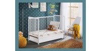 Lit bébé évolutif avec tiroir et matelas collection LUTIN réglable en hauteur. Coloris blanc mat.