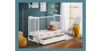 Lit bébé évolutif avec tiroir et matelas collection NOE réglable en hauteur. Coloris blanc mat.