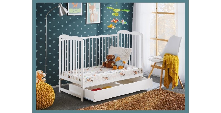 Lit bébé évolutif avec tiroir et matelas collection NOE réglable en hauteur. Coloris blanc mat.