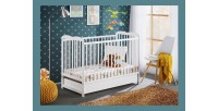 Lit bébé évolutif avec tiroir et matelas collection NOE réglable en hauteur. Coloris blanc mat.