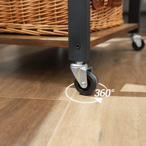 Desserte de cuisine sur roulettes style industriel collection TAMPA structure en métal noir et plateau en bois.