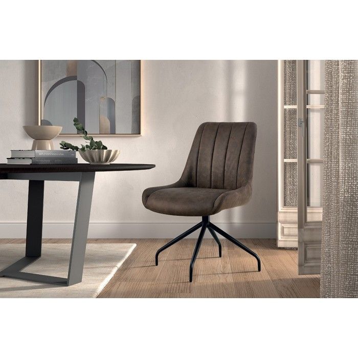 Chaise revêtement tissu pour salle à manger coloris brun gris. Collection FANNIN