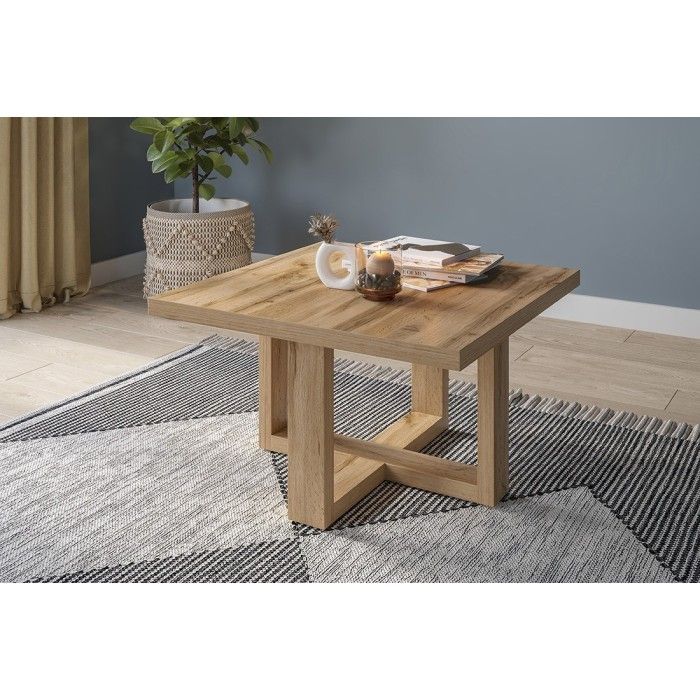 Table basse design forme carrée collection COXI coloris chêne.