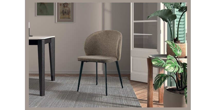 Chaise revêtement tissu pour salle à manger coloris sable. Collection HARDIN