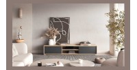 Meuble TV 180cm, 2 portes et 2 niches collection MAANUM. Couleur chêne clair et gris.