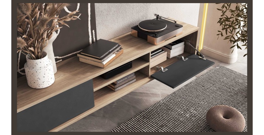 Meuble TV 180cm, 2 portes et 2 niches collection MAANUM. Couleur chêne clair et gris.
