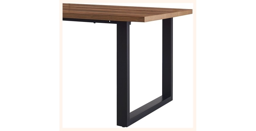 Table à manger EDWAR longueur 180cm en décor bois exotique mango, idéal pour une salle à manger conviviale
