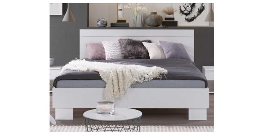 Chambre à coucher complète COMOS. Lit 160X200 avec sommier, garde robe 200cm, chevets, commode.