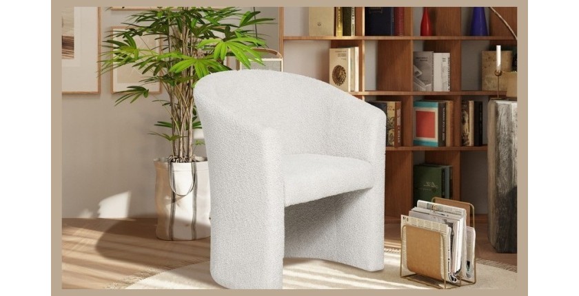 Fauteuil de salon confortable en tissu blanc écru. Collection KYOTO