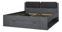 Lit adulte 180x200 avec sommier et tiroirs intégrés - Collection FLOYD. Coloris gris effet bois.