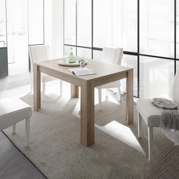 Ausziehbarer Tisch bis 220x90, Kollektion ZEFIR, Farbe helles Eichenholz.