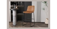 Chaise de comptoir MANCO – PU cognac – Pieds en métal – Hauteur 93 cm – Style vintage