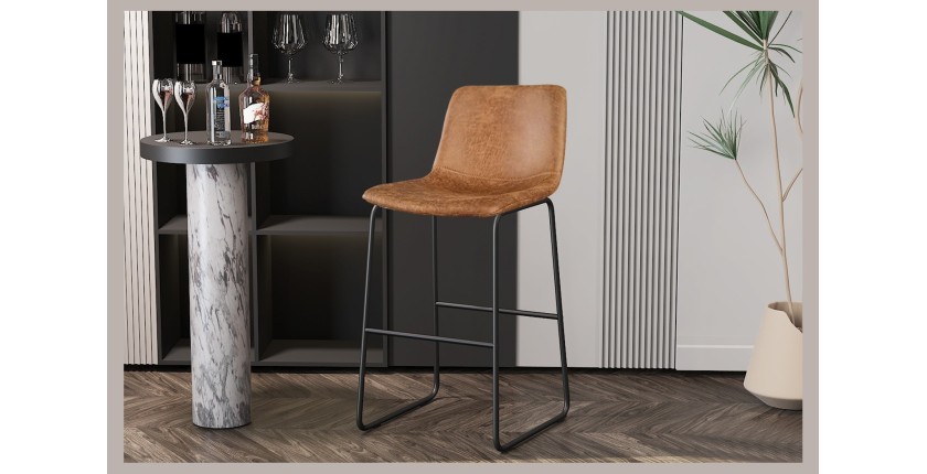 Chaise de comptoir MANCO – PU cognac – Pieds en métal – Hauteur 93 cm – Style vintage