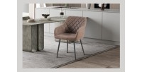 Chaise de salle à manger MARCO – Design industriel – Accoudoirs – Revêtement polyester coloris marron brun – Pieds en métal noir