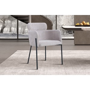 Chaise de salle à manger CAMPBELL – Tissu beige clair – Accoudoirs – Pieds en métal noir – Style design / industriel