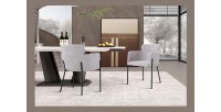 Chaise de salle à manger CAMPBELL – Tissu beige clair – Accoudoirs – Pieds en métal noir – Style design / industriel