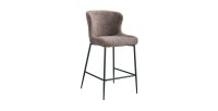 Chaise de comptoir LISE – Tissu bouclé coloris sable – Pieds en métal noir – Style design/industriel