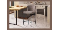 Counterstoel LISE - Zandkleurige boucléstof - Zwarte metalen poten - Design/industriële stijl