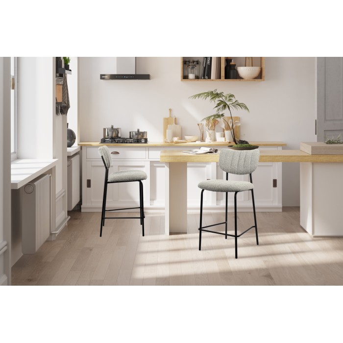 Sedia da banco VENTURA – Tessuto grigio chiaro – Piedi in metallo nero – Altezza 97 cm – Stile design/industriale