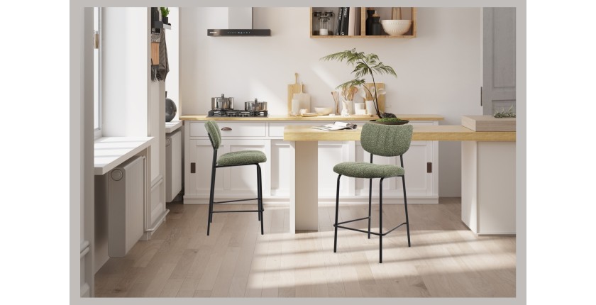 Chaise de comptoir VENTURA – Tissu vert sauge – Pieds en métal noir – Hauteur 97 cm – Style design/industriel
