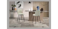 Chaise de comptoir pivotante CROFT – Tissu écru – Pieds en métal noir – Hauteur 103 cm – Style design/industriel