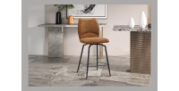 Chaise de comptoir pivotante CROFT – Tissu marron rouille – Pieds en métal noir – Hauteur 103 cm – Style design/industriel