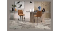 Chaise de comptoir pivotante CROFT – Tissu marron rouille – Pieds en métal noir – Hauteur 103 cm – Style design/industriel