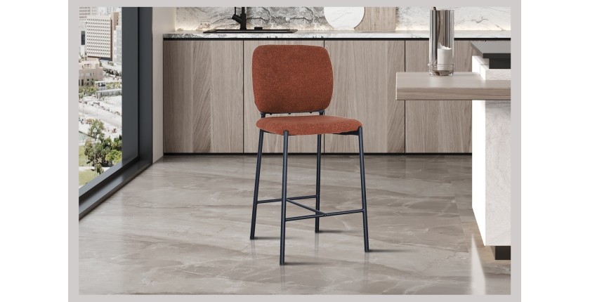 Sedia da bancone RITA – Tessuto marrone ruggine – Gambe in metallo nero – Altezza 99 cm – Stile design/industriale