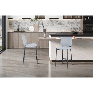Sedia da bancone RITA – Tessuto grigio chiaro – Piedi in metallo nero – Altezza 99 cm – Stile design/industriale