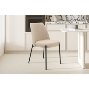 Chaise de salle à manger ELISA – Tissu Stof sable – Pieds en métal noir – Hauteur 83 cm – Style design/industriel