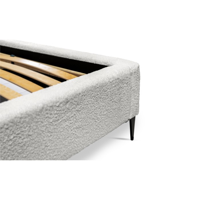 Bett MILLIO – Elfenbein – 160x200 cm – Bouclé-Chenille-Stoff – Lattenrost inklusive – 5-Sterne-Hotelkomfort