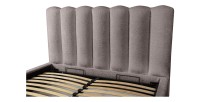 Lit coffre BADJA EUPHORIA – Tissu bouclé Taupe cendré – 180x200 cm – Sommier relevable – Design haut de gamme 