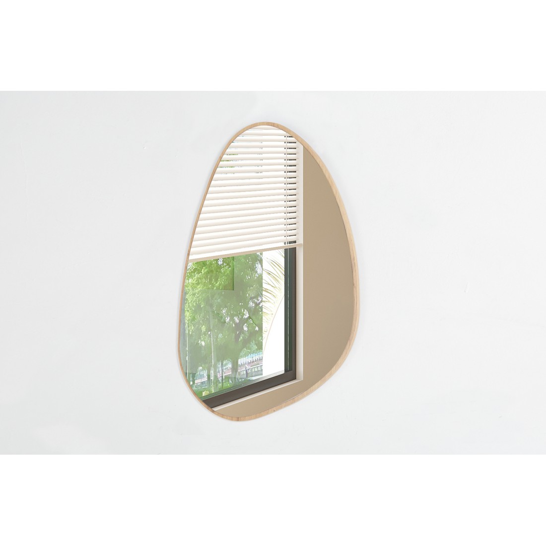 Espejo asimétrico NARA – 60x80 cm – Acabado en roble envejecido – MDF con decoración de madera – Diseño orgánico
