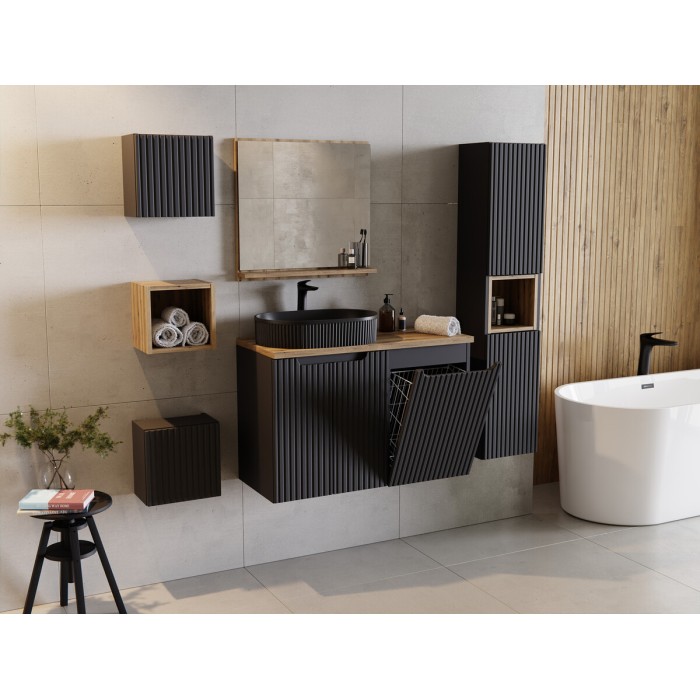 Mobile alto per il bagno VANO – 1 porta – Nero opaco – L30 × P18 × H30 cm – Da appendere