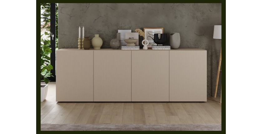 Buffet 4 portes SCENA cachemire mis en situation dans un décor 3D