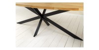 Zoom sur les pieds de la table SOLARA ovale en bois