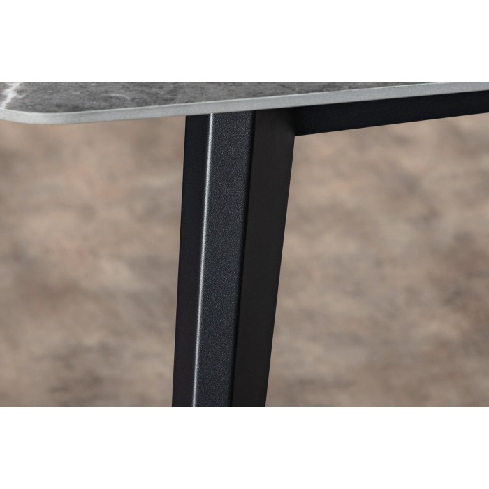 Zoom sur le pied de la table HEXA anthracite