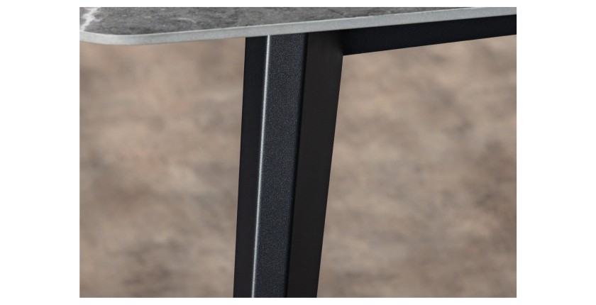 Zoom sur le pied de la table HEXA anthracite