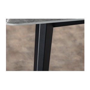 Zoom sur le pied de la table HEXA anthracite