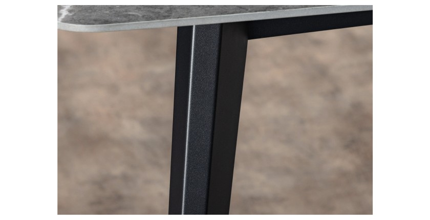 Zoom sur le pied de la table HEXA 160