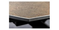 Zoom sur le coin de la table ATONIA bronze