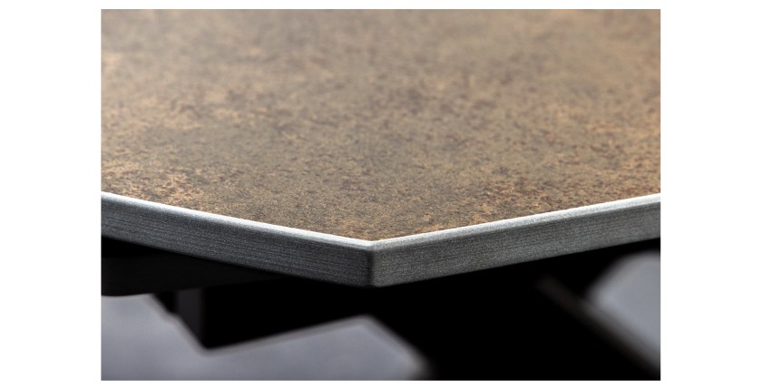Zoom sur le coin de la table ATONIA bronze