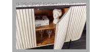 Buffet 170 cm 2 portes bois massif nervuré, pierre grise et noir – Collection NOARA